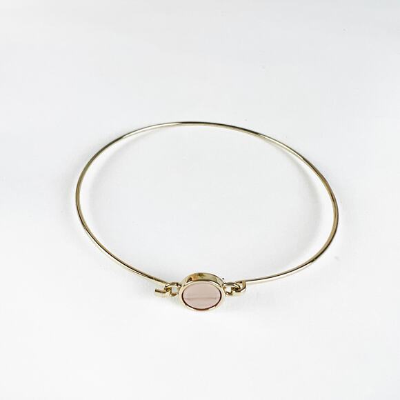 Small dainty gold brass bangle bracelet sand beige stone - Picture 4 of 4